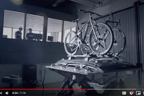סרטי מבחני ריסוק של מתקני האופניים THULE